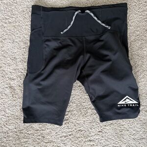 Nike trail lava short tights L with pockets